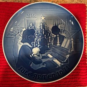 1971 JuleAfter “Christmas at Home” Bing & Grondahl. Porcelain Made in Denmark